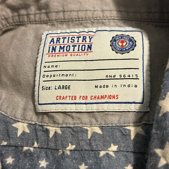 Shirt with stars on it - Picture 2 of 2